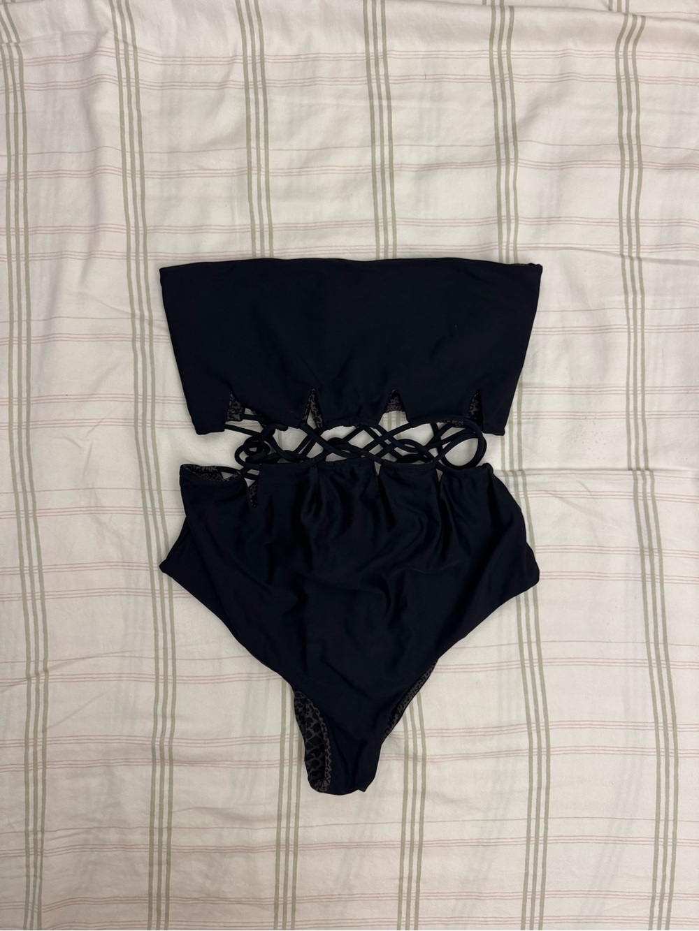 Acacia Mundaka One Piece